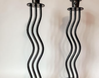 Vintage 80’s Post Modern-Mephis Black Metal Squiggle Table Lamp