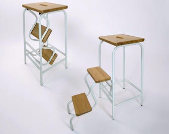 Taburete de madera natural y metal blanco, silla convertible moderna, escalera de cocina 2 en 1, escalera de madera que ahorra espacio, totalmente ensamblada.