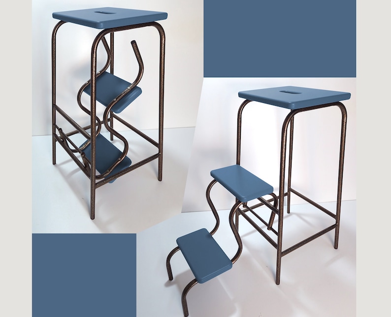Op de afbeelding: Een blauw en bruin opstapje met een vierkante bovenkant en twee lagere treden. Het frame is donkerbruin van kleur en de treden zijn effen blauw. De kruk heeft een uniek, modern ontwerp.