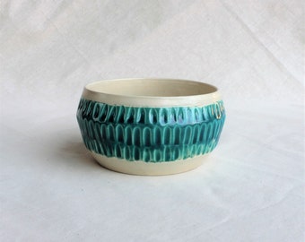 Bright turquoise ceramic bowl | ceramic pot | vivid turquoise ceramic bowl | service bowl | ceramic planter