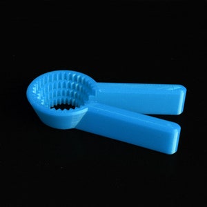 Screw Top Bottle Opener Kitchen Aid for the Elderly or Arthritis Sufferers Lightweight & Easy To Use Blue