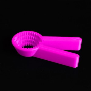 Screw Top Bottle Opener Kitchen Aid for the Elderly or Arthritis Sufferers Lightweight & Easy To Use Pink
