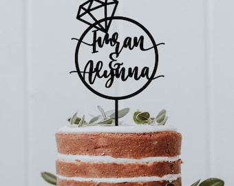 Custom Wedding Couple Name Cake Topper | Acrylic Wreath Minimalist Design | Personalized Cake Decor