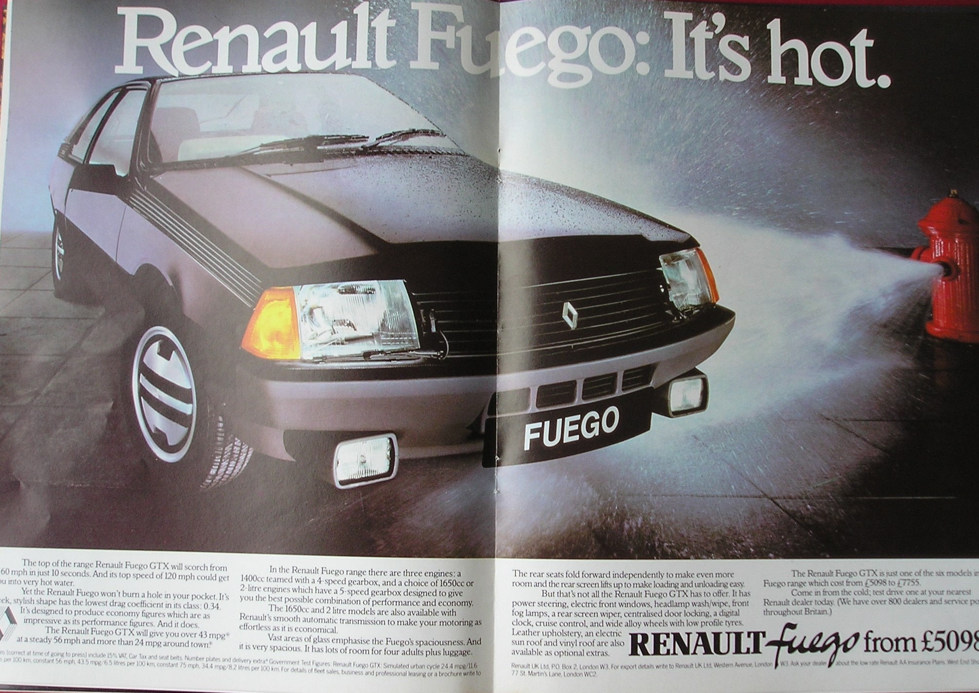 1982 d/page RENAULT FUEGO motor car magazine advert