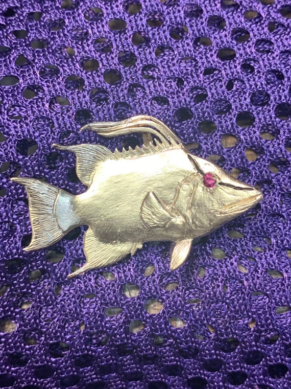 14 Karat Yellow Gold Hog Fish Pendant 