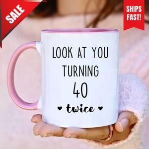 80er Geburtstagsgeschenk, 80er Bday Geschenk, 80er Becher für sie, 1945 Kaffeebecher, lustiges Geschenk für 80 jährige, lustige 80er Geburtstagsbecher, Opa 80er Becher