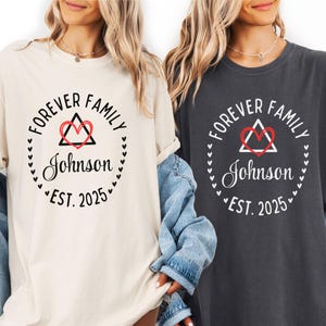Camiseta de adopción para toda la familia, con nombre y año personalizados y diseño de corazón (unisex, tallas S-3XL, algodón hilado en anillo) imagen 7