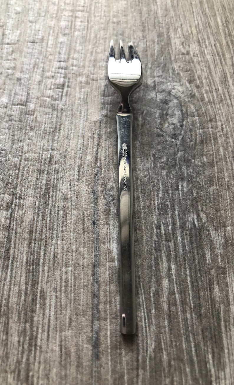 Oyster Fork Japan. Scandinavian Pattern Modernism Mid Century LUCKY WOOD 18-10 Stainless
