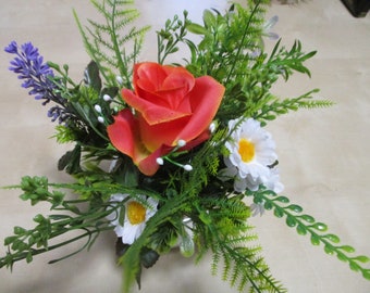 Süßes kleines  Gesteck Rose und Margarite  Muttertag   Tischschmuck Deko Blumenschmuck Geschenk