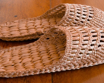 Thai Natural Handmade-eco  Friendly Woven Water Hyacinth Spa Slippers