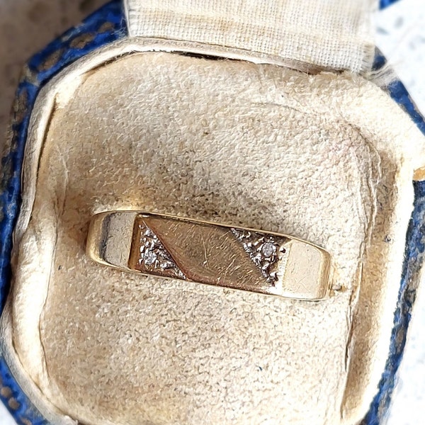 Wonderful Vintage Gold Signet Ring With Small Diamond | Solid 9ct Gold | Size UK W US 11.25 Eu 65.5 | Resizing and Layaway Available