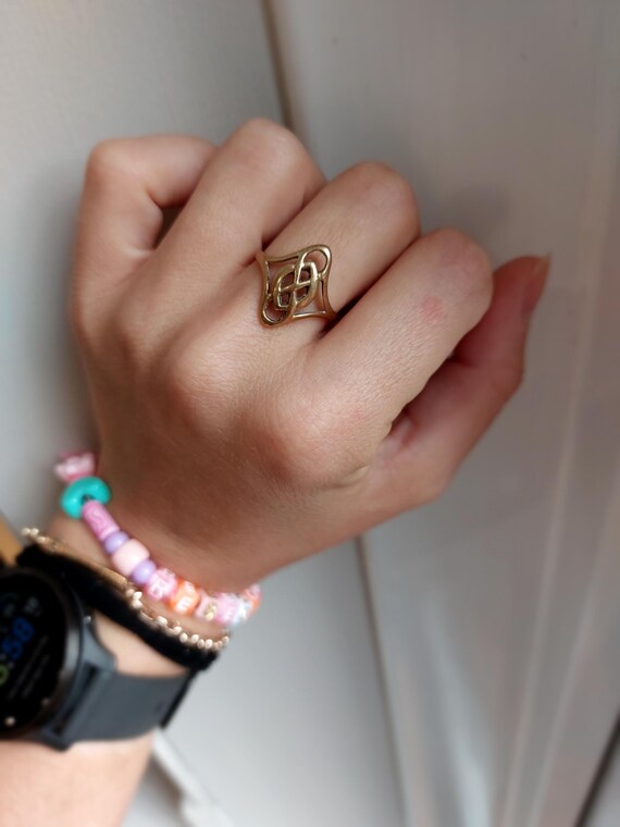 Vintage Celtic Statement Ring | Solid 9ct Yellow … - image 7