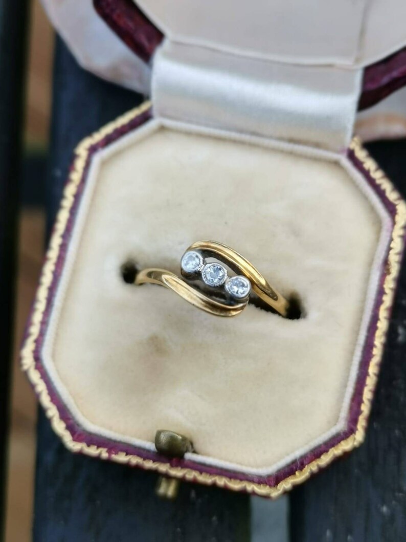 Diamond Engagement Ring Resizing Available Size UK L US 6 Magnificent Solid 18 ct Gold Ring