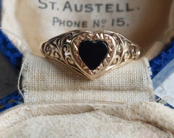Vintage Onyx Heart Statement Ring | Solid 9 ct Yellow Gold | Size UK N US 6.75 Eu 54 | Layaway and Resizing Available | Fully Hallmarked