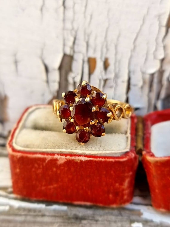 Garnet cluster ring sale