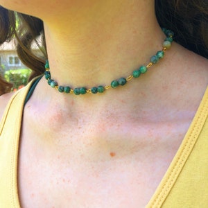 Gargantilla con cuentas verdes / gargantilla de oro, gargantilla verde, gargantilla con cuentas verdes, gargantilla con cuentas, gargantilla en capas, collar de capas, gargantilla tono tierra