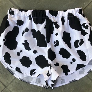 Pantaloncini da mucca / Pantaloncini da festival, Pantaloncini di cotone, Pantaloncini con stampa di mucca, Festival, Pantaloncini in bianco e nero, Pantaloncini alla moda, Pantaloncini da festival dal taglio alto