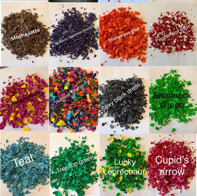 K&ouml;nnte beinhalten: Eine Sammlung farbenfroher, unregelm&auml;&szlig;ig geformter St&uuml;cke, die jeweils mit einem eindeutigen Namen versehen sind. Farben sind Braun, Lila, Orange, Rot, Rosa, Mehrfarbig, Schwarz, Gr&uuml;n, T&uuml;rkis und Burgunder. Textbezeichnungen sind "Mocha latte", "Mulberry madness", "Orange you glad" und "Peppermint stick".