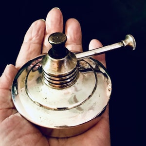 Lámpara de aceite pequeño de plata antigua
