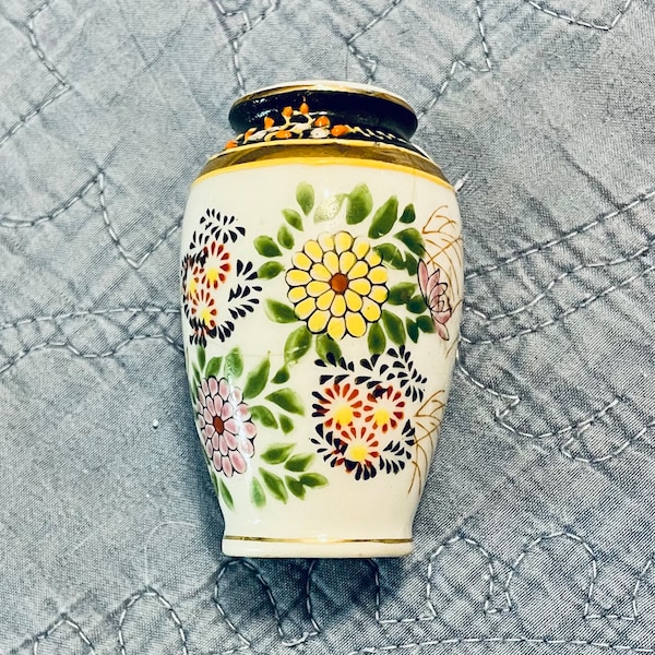 2.5" Vase, Floral Oriental Made in Japan