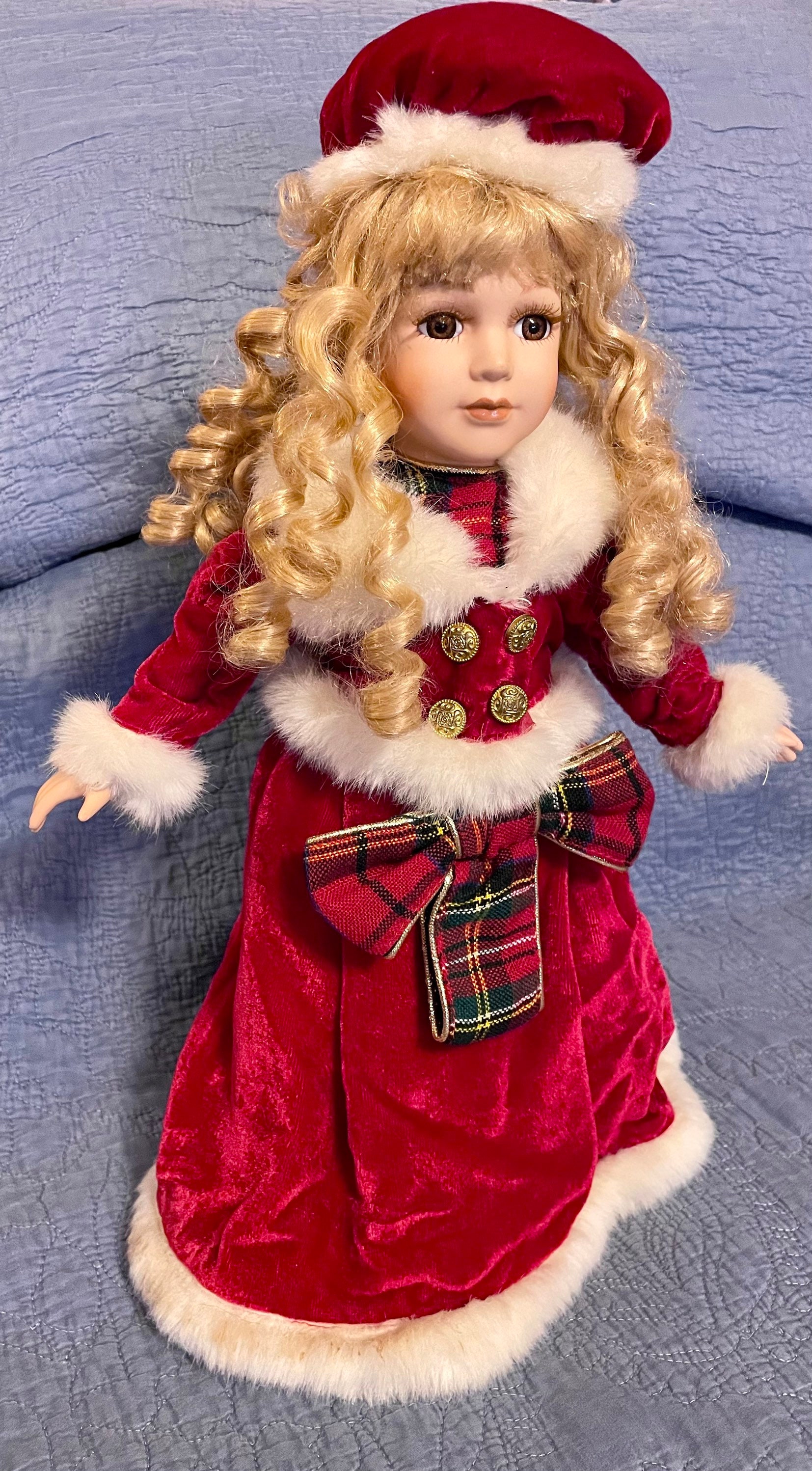 Christmas collectible cheap dolls