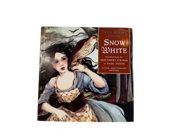 Snow White Brothers Grimm by Paul Heins Pictures by Trina Schart Hyman SIGNED