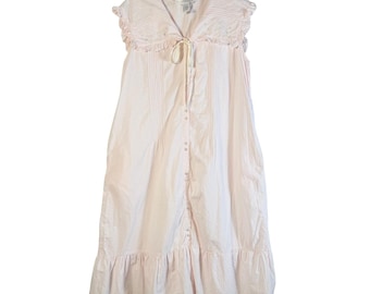 Vintage Pink Nightgown with Ruffled Embroidered  Collar Pintucks Cottagecore L