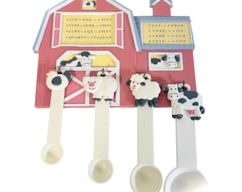Vintage Avon Down On The Farm Measuring Spoons With Magnetic Barn