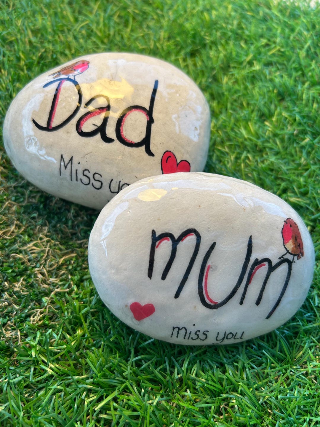 Hand-painted Robin Pebble: Mum, Dad Memorial Stone - Etsy