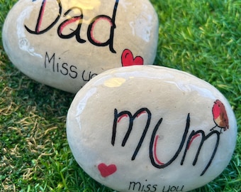 Hand-Painted Robin Pebble: Mum, Dad Memorial Stone