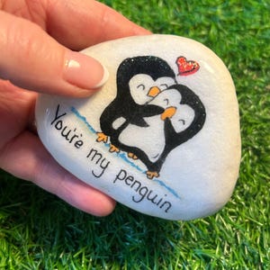 Regalo de San Valentín con forma de pingüino y guijarros para pareja, regalo de aniversario para novia, novio, esposa, recuerdo de guijarros con abrazo