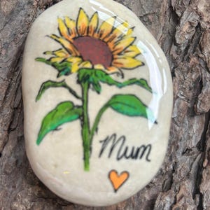 Sunflower memorial grave ornament decoration keepsake, memorial stone. Friend gift pebble. Grave decoration stone, sunflower gifts under 15