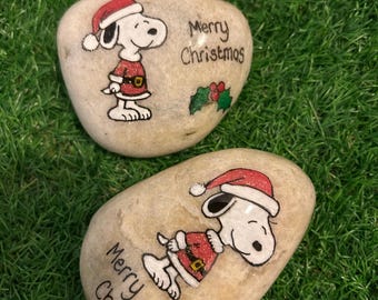 Hand-Painted Snoopy Christmas Pebble: Festive Keepsake Gift