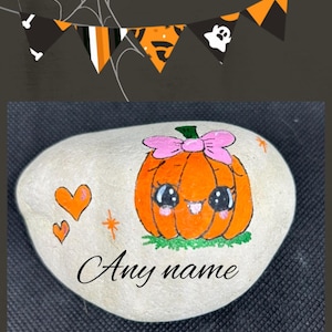 Personalised Halloween pumpkin pebble / Party bag favours / treasure hunt keepsakes party bag fillers, place name cards bat pebbles