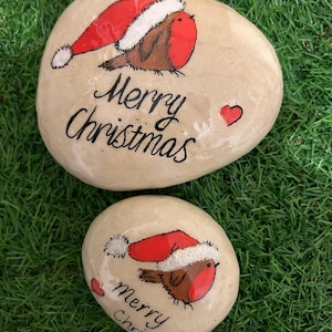 Cadre de table de Noël Galet personnalisé de Noël de Robin, cartes de nom de table pour le remplissage de sacs de friandises, cadeaux souvenirs peints à la main Inserts de craquelins