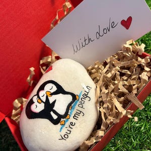 valentijnspinguïn kiezelsteen cadeau minnaar partner, jubileumcadeau voor vriendin vriend, vrouw kiezelsteen aandenken knuffel