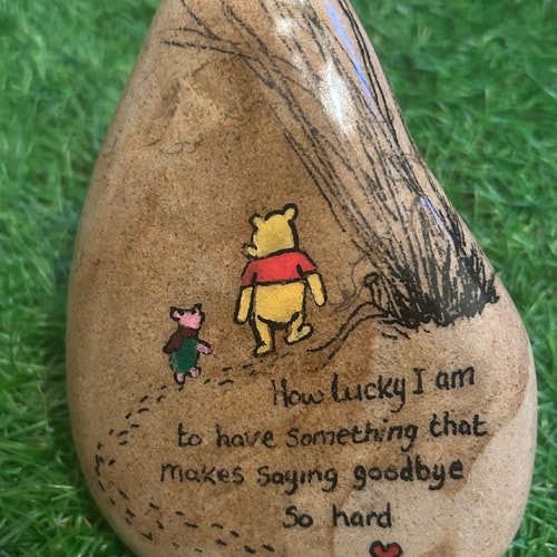 Pierre commémorative de Winnie l'ourson et du Bourriquet - galet peint à la main, cadeau du souvenir, décoration de tombe