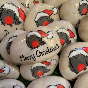 Lindo guijarro personalizado de Navidad con forma de petirrojo, relleno para bolsas de golosinas/tarjetas con nombre para mesas, regalos de recuerdo pintados a mano, insertos de galleta