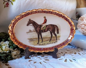 Vintage porcelain dish. Old plate to hang. Vintage French ceramics. Miniature dish. Vintage porcelain. Ancient porcelain