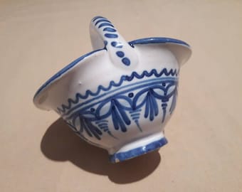 Talavera de Puebla de México. Vintage ceramic basket. Handmade antique ceramics. Vintage home decor. Mexican blue and white ceramics