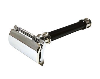 Double Edge Safety Razor: Steel Razor with Black Handle.