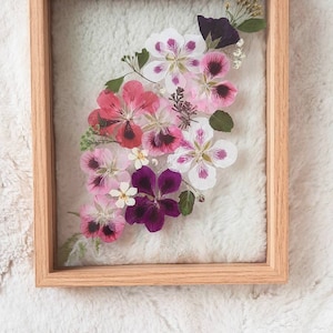 Herbarium / Dried Flower Frame / Pressed flowers Framed / Floral Design / Living Room Decoration / Gift / Flower Artwork / Wall frame /