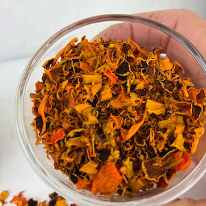 French Marigold Petals/ Tagetes Patula Naturally Grown