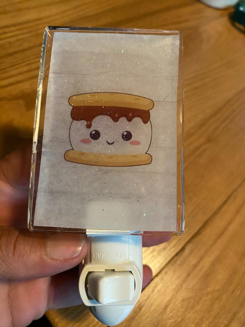 VictoriamadeCrafts S’mores Night Light