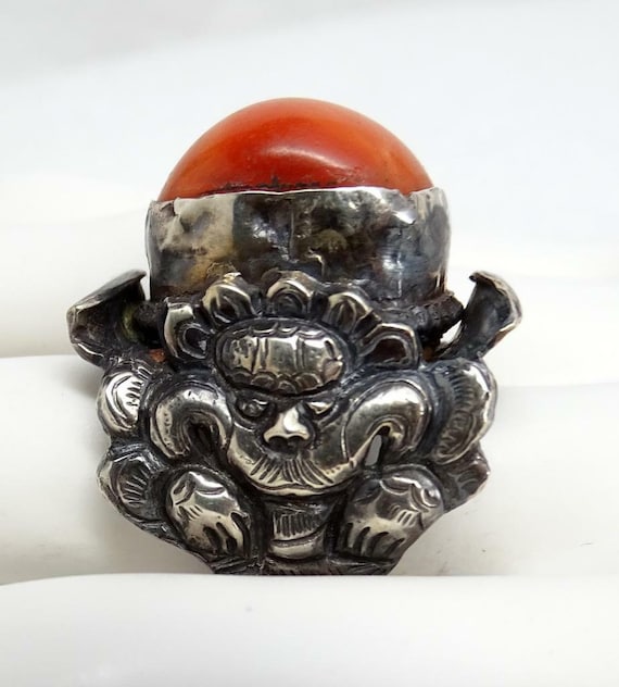 Gorgeous antique tibetan saddle ring silver coral… - image 1