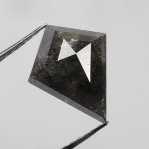 1.91 CT 10.5 X 8.3 MM Diamante suelto natural, Diamante en forma de cometa, Diamante cometa de color gris / negro, Para anillo de diamante de cometa R8313