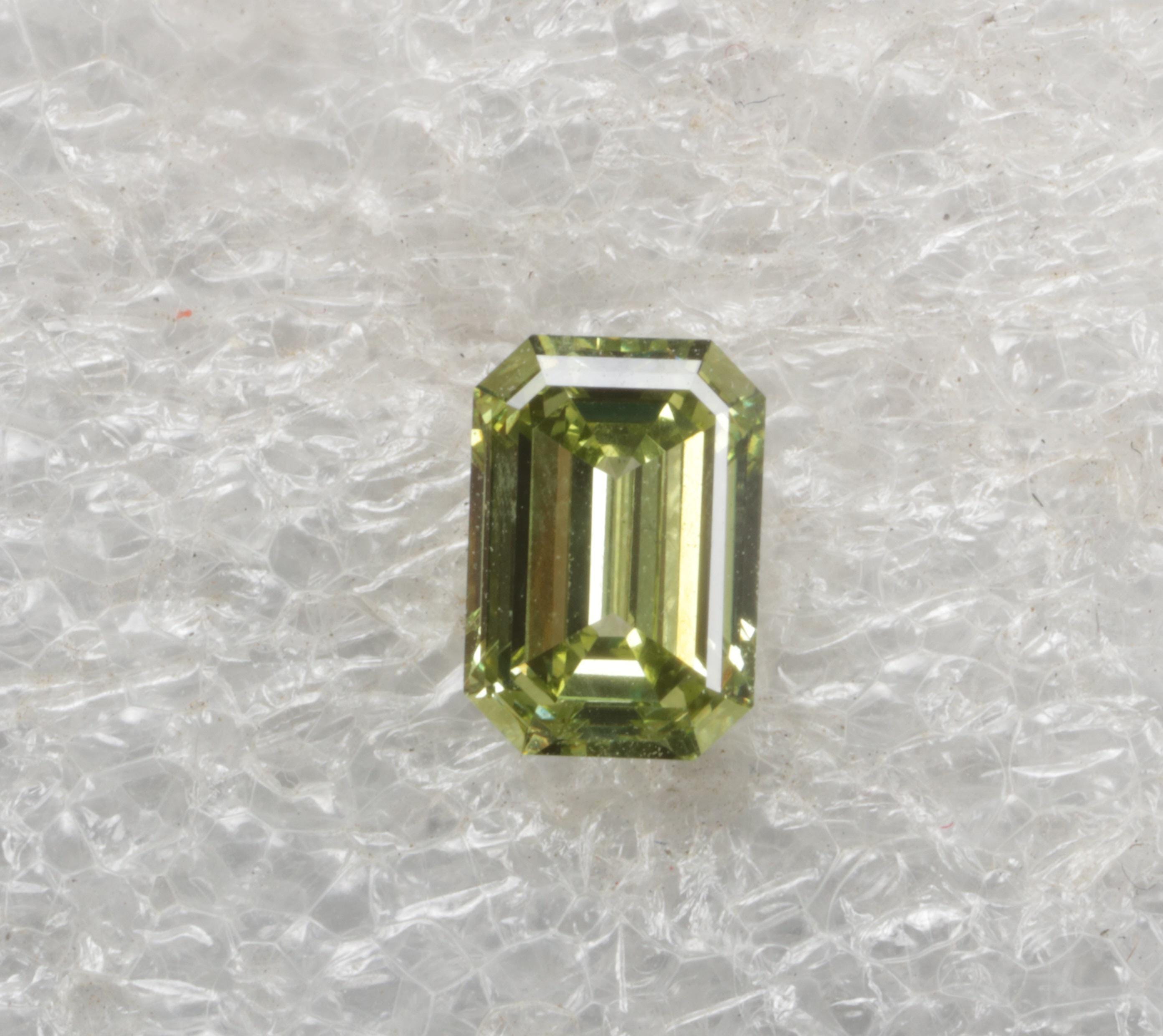 0.54 CT 5.8 x 4.0 MM エメラルドカット ラボ グロウン ダイヤモンド