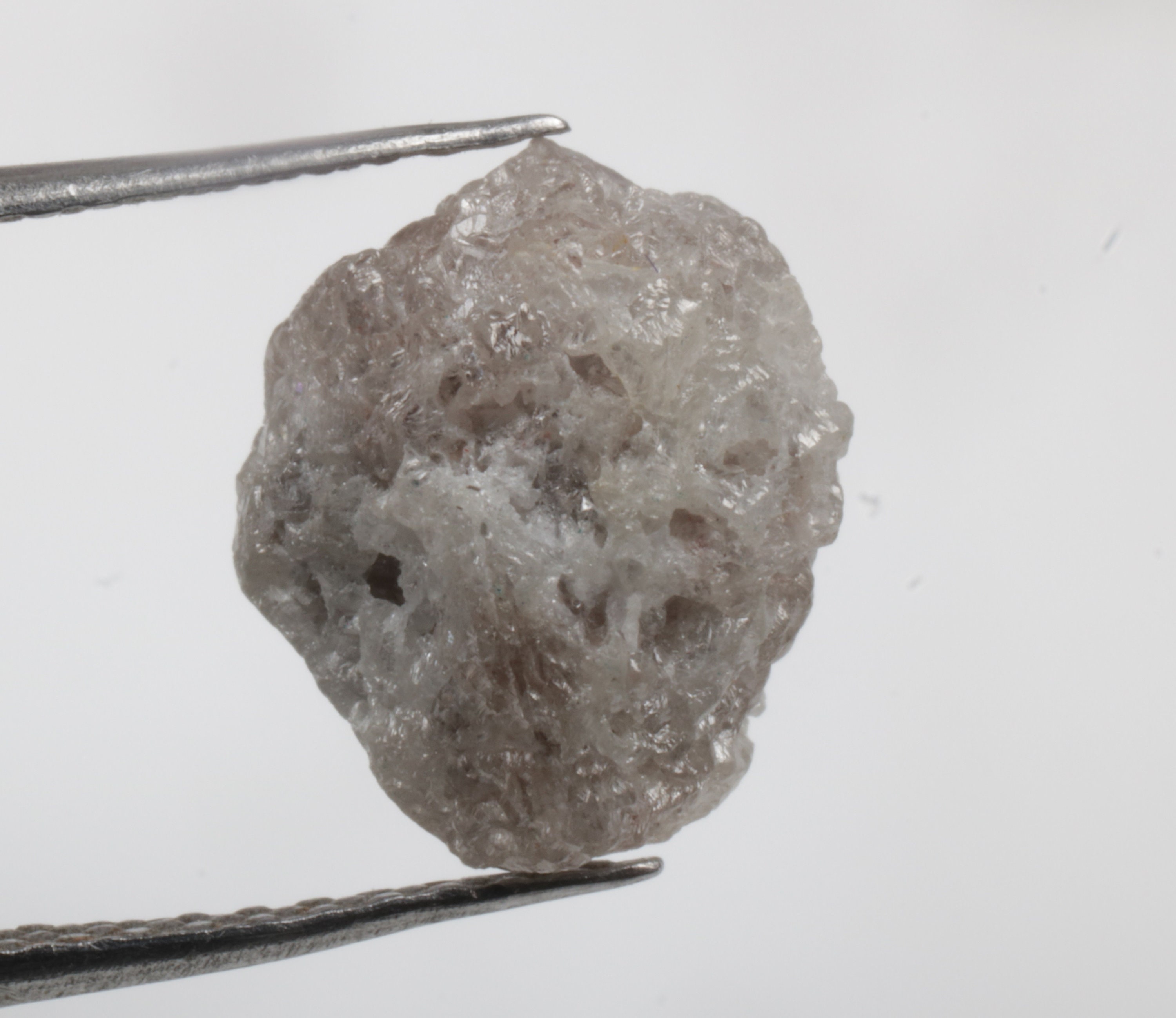 3.07 CT 9.4 x 7.9 MM 天然ダイヤモンド原石 未加工ダイヤモンド