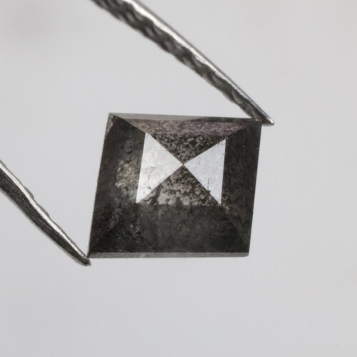 0.44 CT shops 6.5 X 5.5 MM Natural Loose Kite Shape Diamond Grey Black color Salt and pepper Rhombus Kite cut Diamond For Kite Diamond Ring R9905