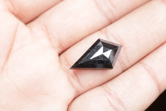 Diamant Noir Naturel 1,00 Ct Taille Cerf-volant - Excellent Cut - Non Certifié - Inde/Afrique Du Sud